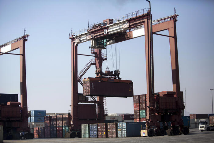 مقایسه گمرک باهنر و گمرک شهید رجایی بندرعباس