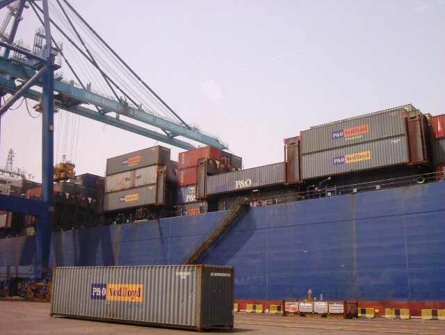 نقش گمرک بندرعباس در توسعه تجارت خارجی ایران